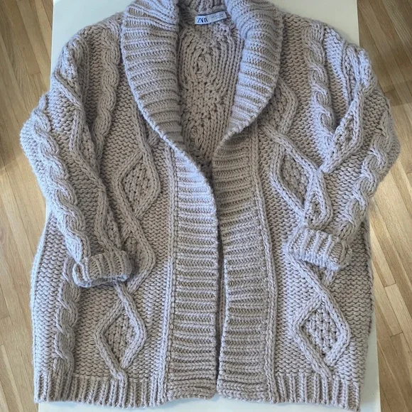 Zara Cable Knit Sweater in Light Beige Small - Picture 6 of 9